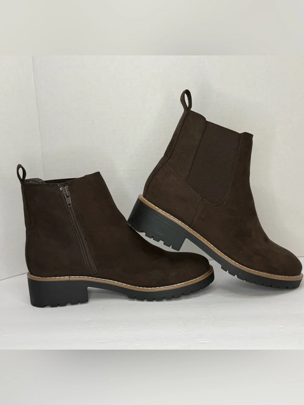 Kensie Kayla B Brown Faux Suede Chelsea Lug Sole Ankle Boots Womens 9M NWOT